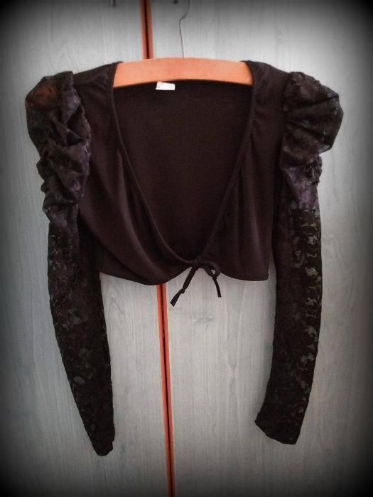 Vând bolerou negru cu mâneci din dantelă