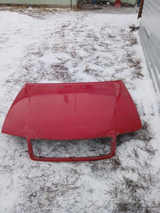 Продам капот от ауди с4