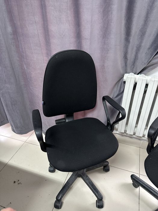 Кресло офисный стол менеджер