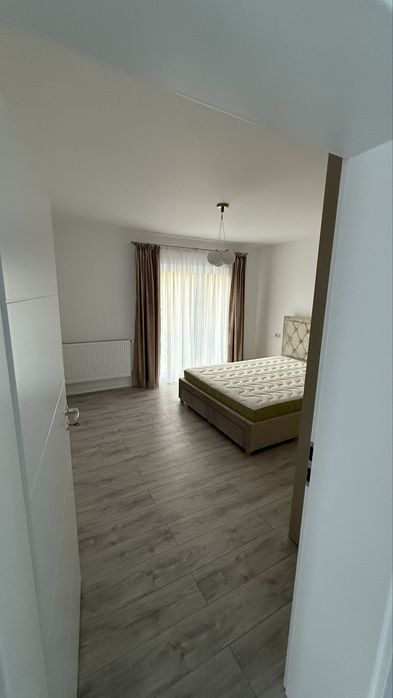 Casa de inchiriat/ de vanzare zona laniste