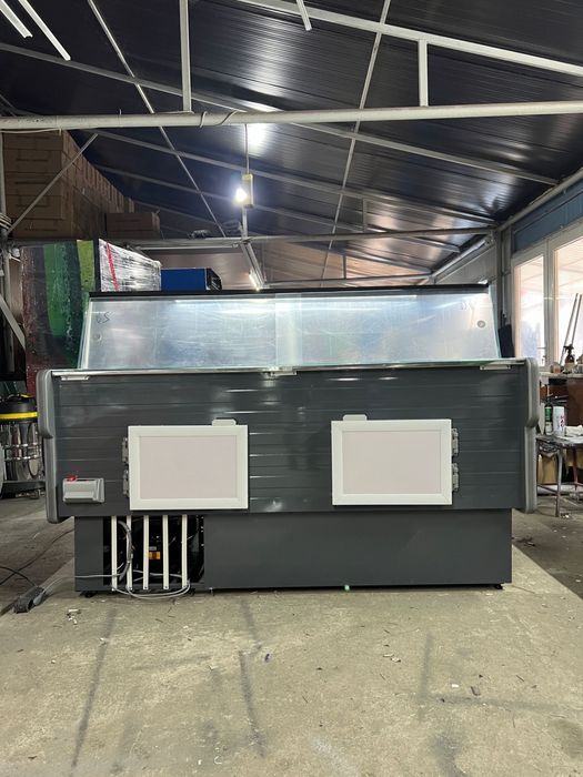 Vitrină frigorifica Pentru Mezeluri/Carne, Profesionala