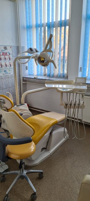 Închiriez tură cabinet stomatologic