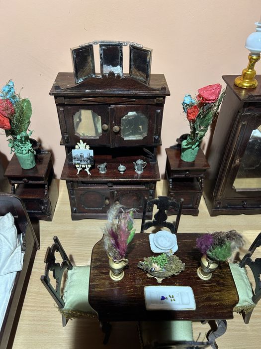 Mobilier in miniatura vechi 80-100 ani