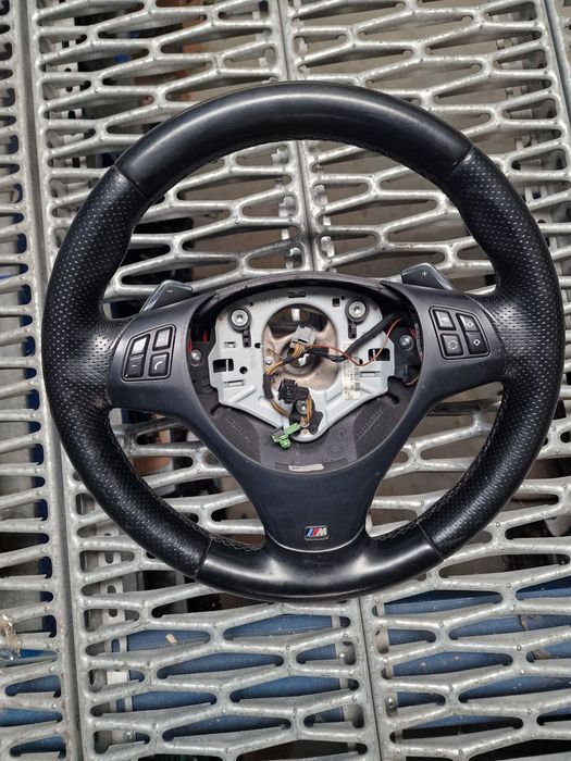 Volan m pachet cu padele bmw e87 e81 e82 e90 e92 e93 x1  lci facelift