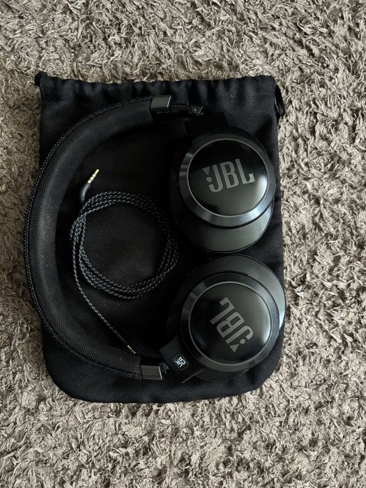 Casti JBL live 660 NC