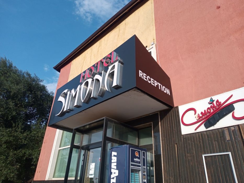 Светещи букви, табели. Рутерно рязане. Широкоформатен печат.