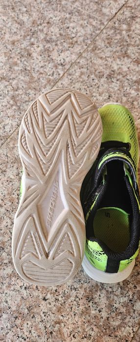Adidasi copii cu lumini Skechers ca noi TRANSPORT 5lei