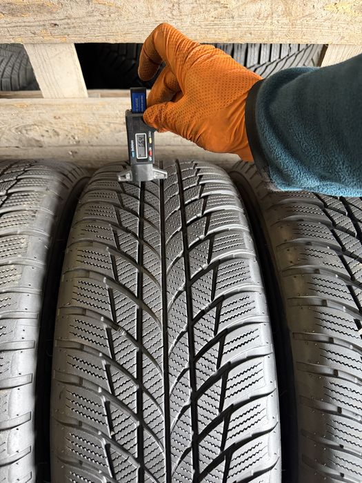 Roti Bmw X1 , X2 , Seria 2 , cod : 6856076  ,17 inch’ + anvel iarna 205/60/17 , Bridgestone , RunFlat , 6.5 mm !