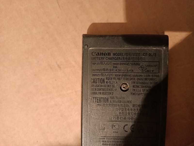 Зарядное устройство "Canon" (CB-2LFE).