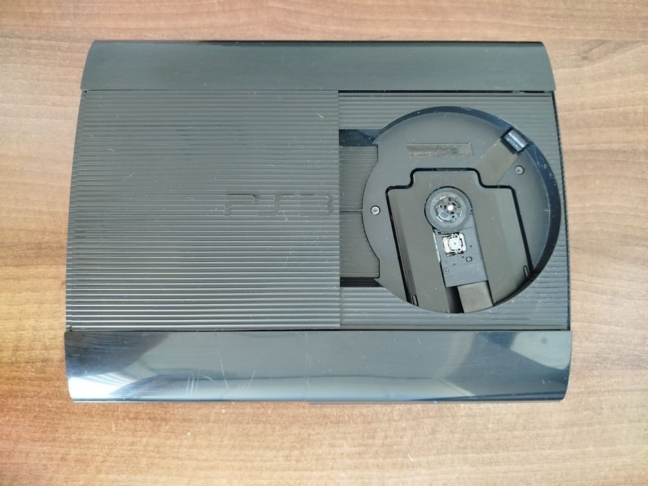 PS3 Super Slim + 6 игр