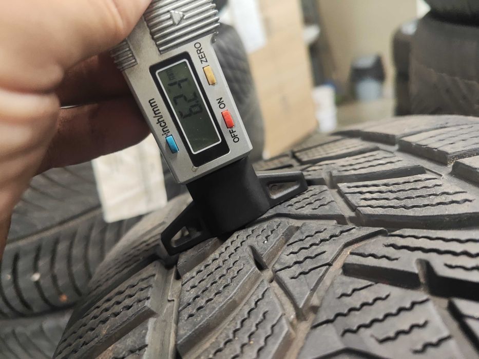 4бр.зимни гуми 235/55/17 Dunlop