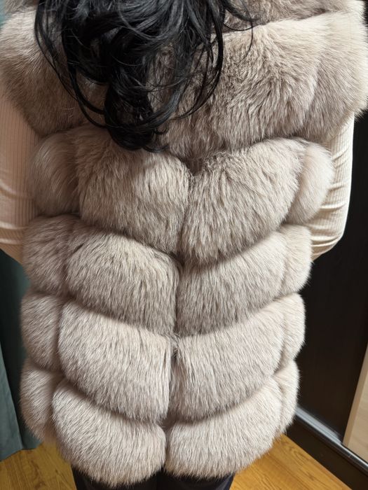 Vesta blana, stare foarte buna