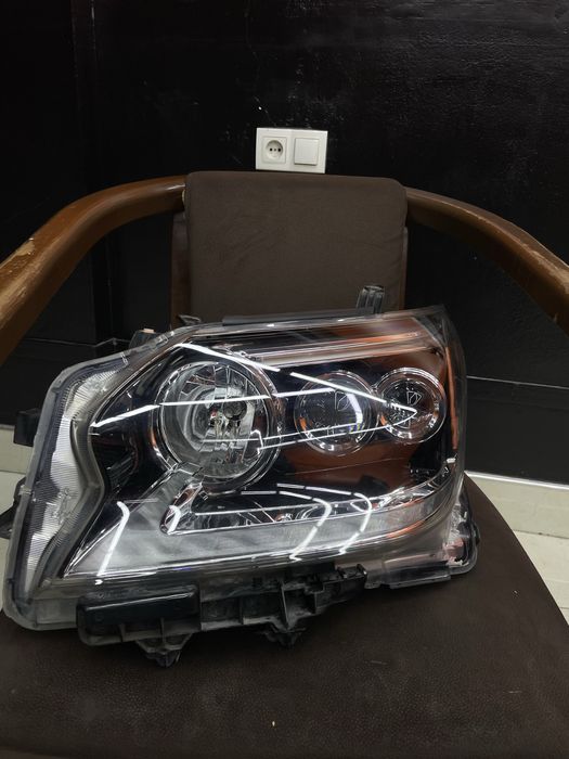 Передние фары Lexus GX 460