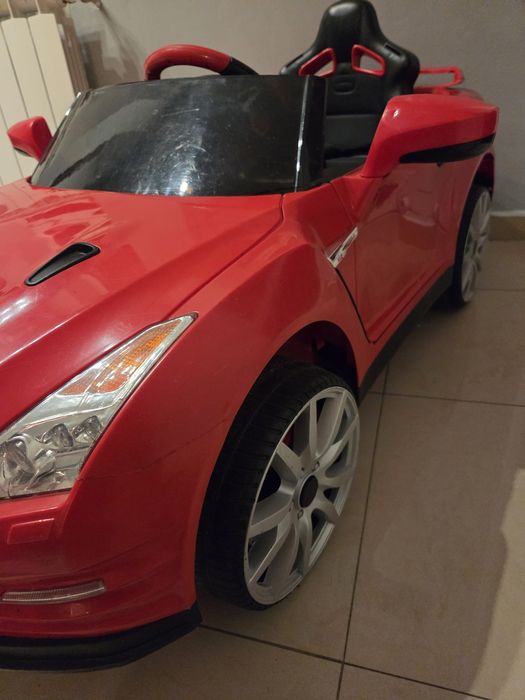 Акумулаторна кола Нисан GTR