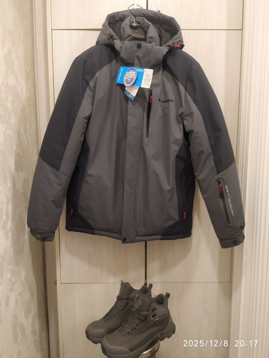 Куртка Columbia 50 ва 54 размерлари бор нархи 75 долр