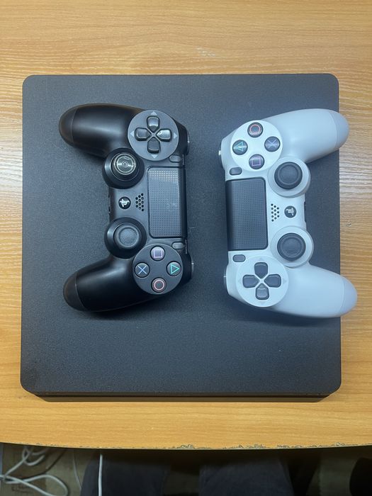 Playstanion 4 slim