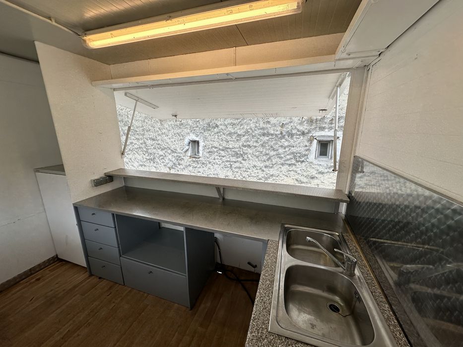 Търговска каравана за бързо хранене