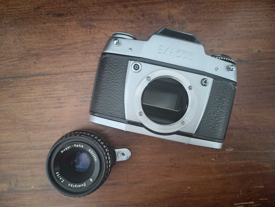 Aparat foto SLR EXA 500 cu Domiplan m42