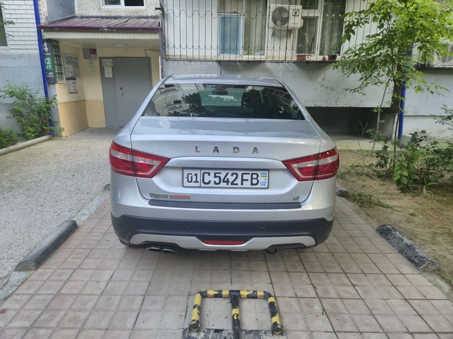 Лада Веста Кросс