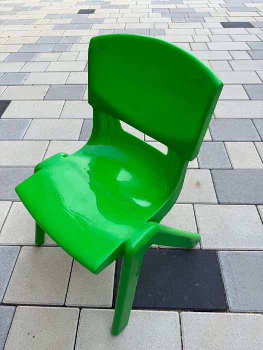 Продам детские стулья