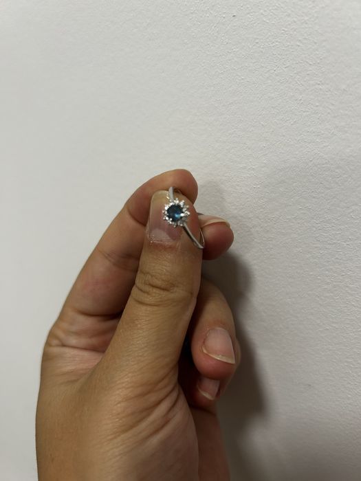 Inel din aur alb cu topaz blue london de 0.1 ct si diamante de 0.1 ct