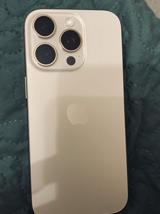 iPhone 13 Pro. Цвет — Gold.