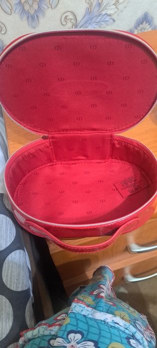 Продам женскую сумочку