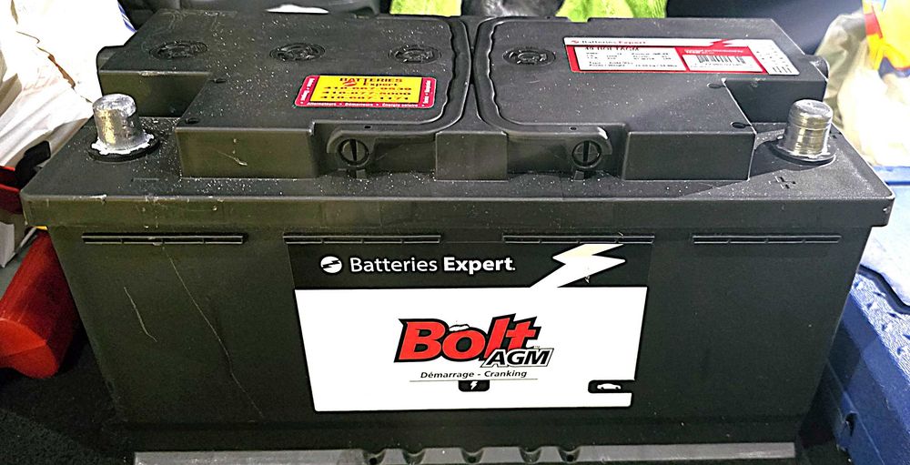 AGM Батерия Bolt AGM 95Ah 850A START/STOP