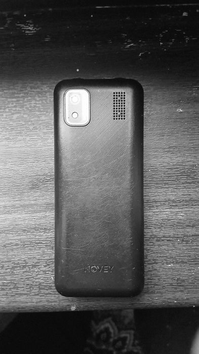 Телефон кнопочный