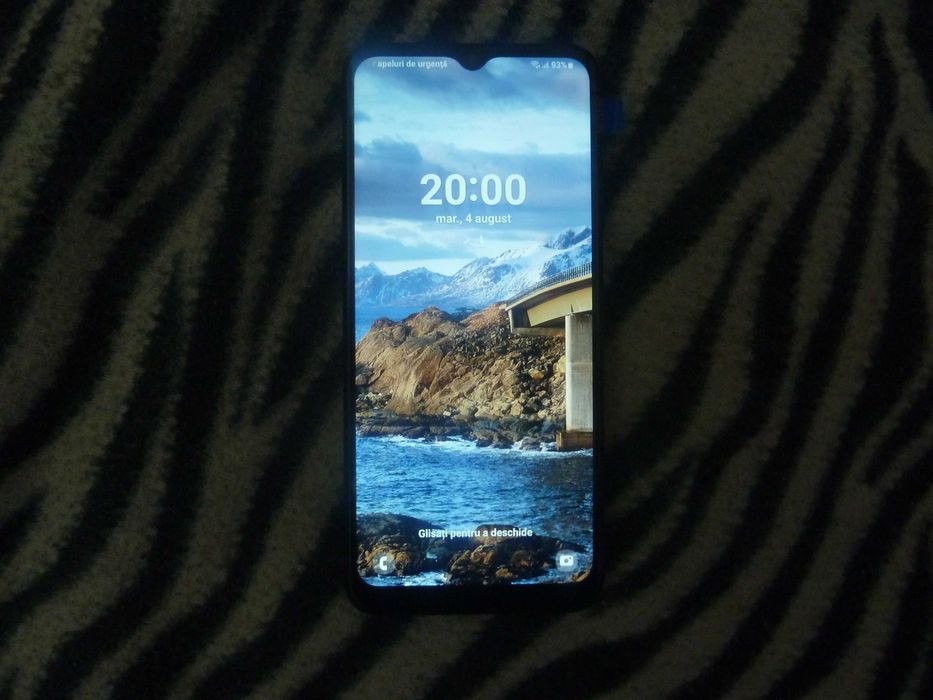telefon samsung A22,dual sim 5 G,ram 4GB/64GB,arata foarte bine,merge foarte bine