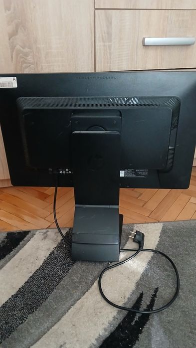 Продавам монитор за компютър.