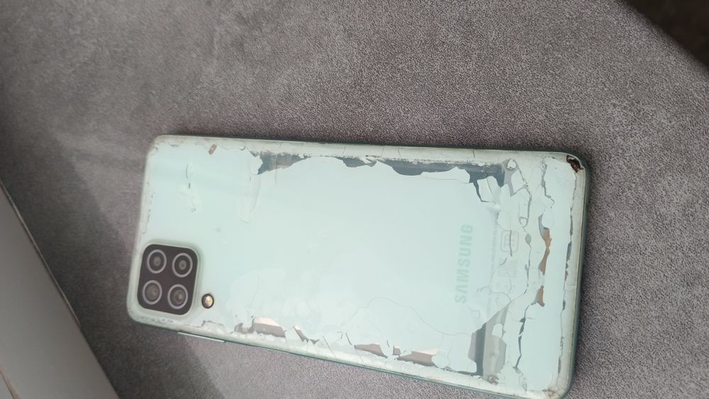 Продам телефон  лежит без надобности