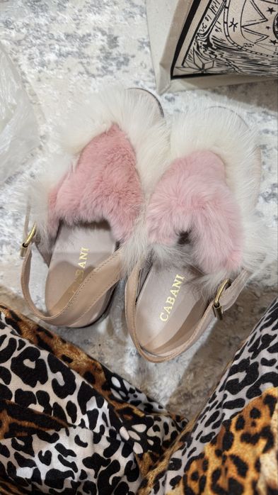 Продается летняя обувь