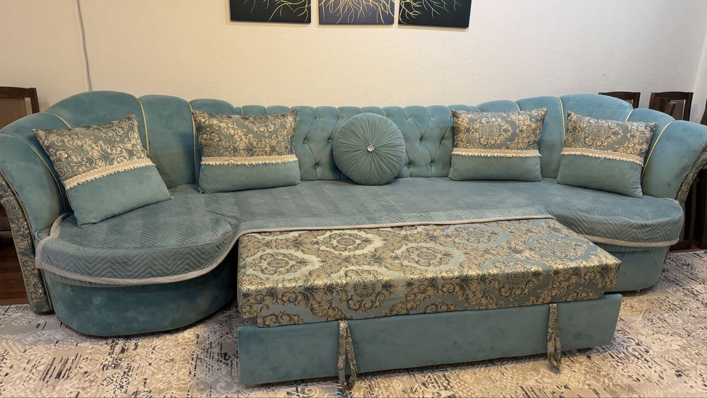 Продам диван в гостиную длина 3м