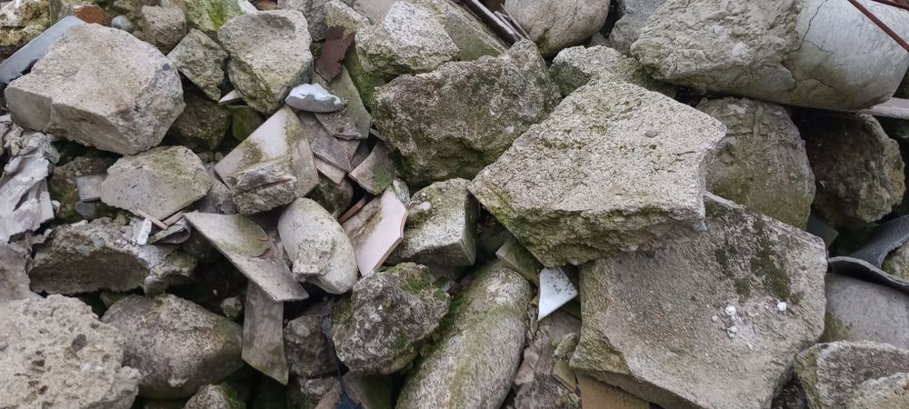 Beton urmat din demolări