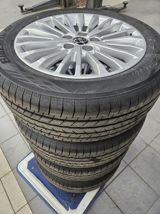 Продам диски с резиной новые от камри