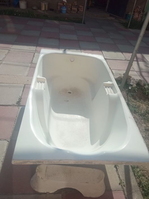 Продается ванна раковина унитаз