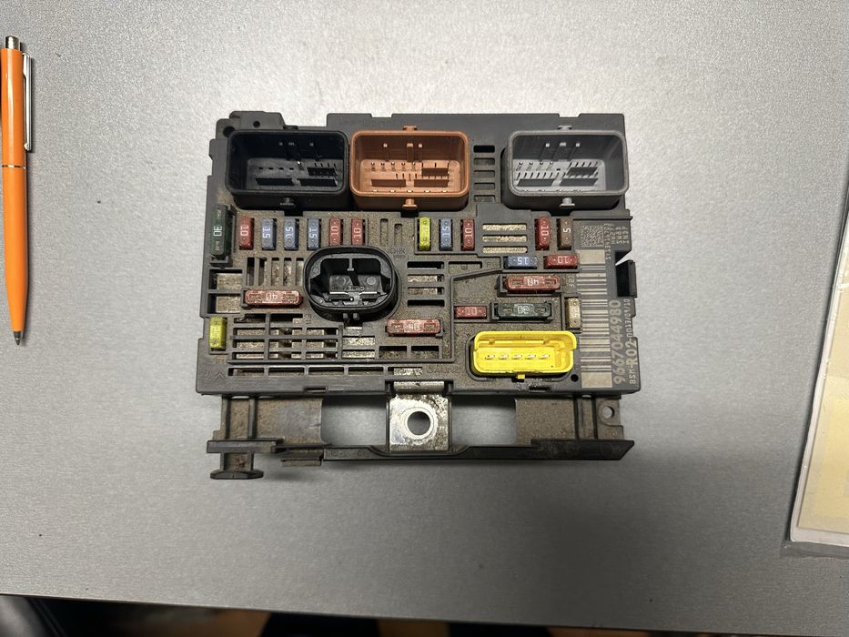 BSM R-02 бушонно табло за Пежо/Ситроен