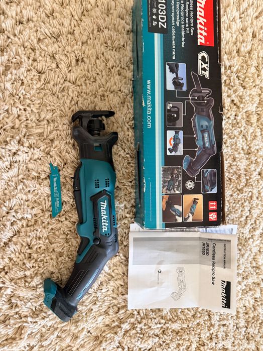 Makita Fierăstrău tip sabie pe acumulator de 12V JR103DZ CXT