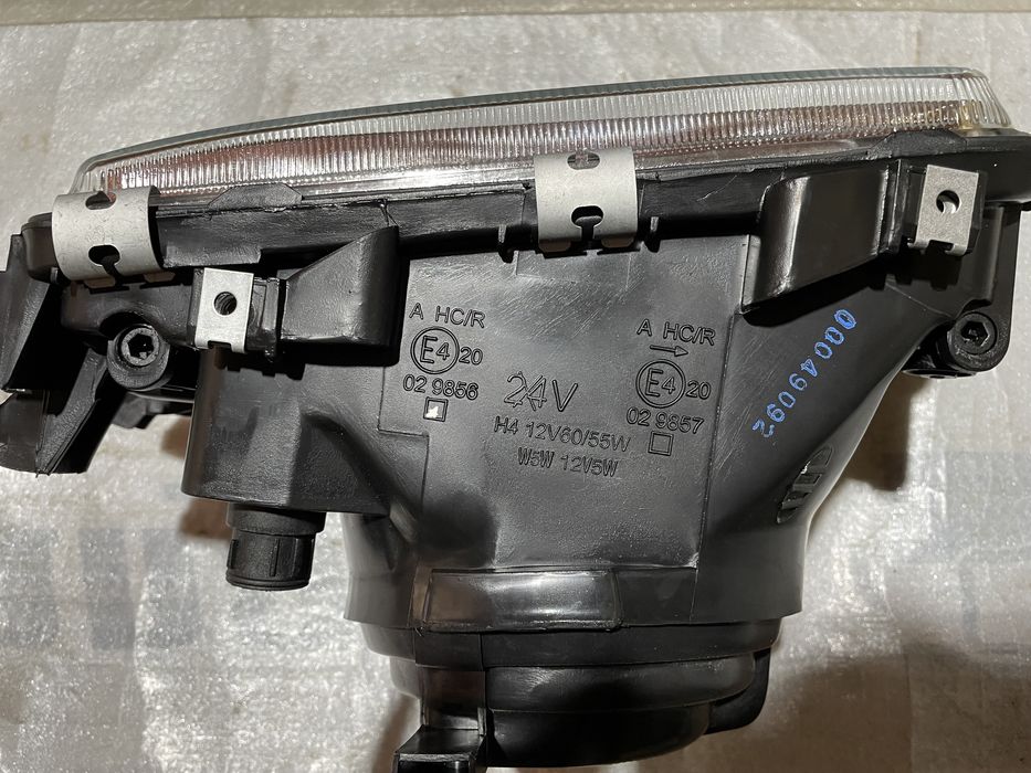 Фары на Audi 80 B4