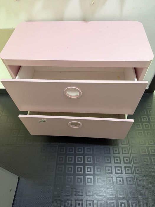 Pat extensibil copii IKEA BUSUNGE + Comoda roz IKEA