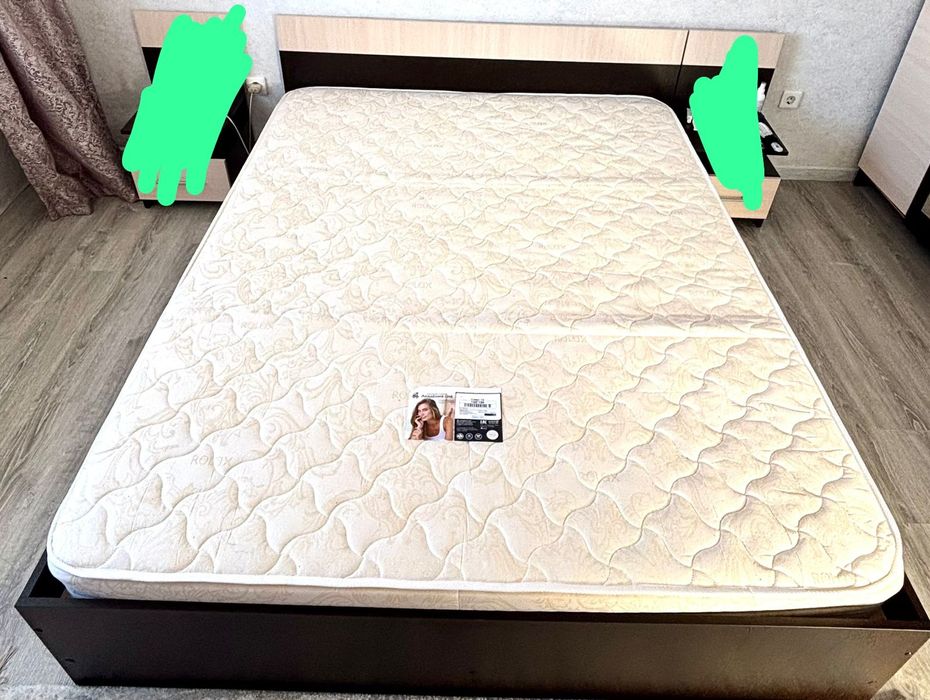 Кровать с матрасом