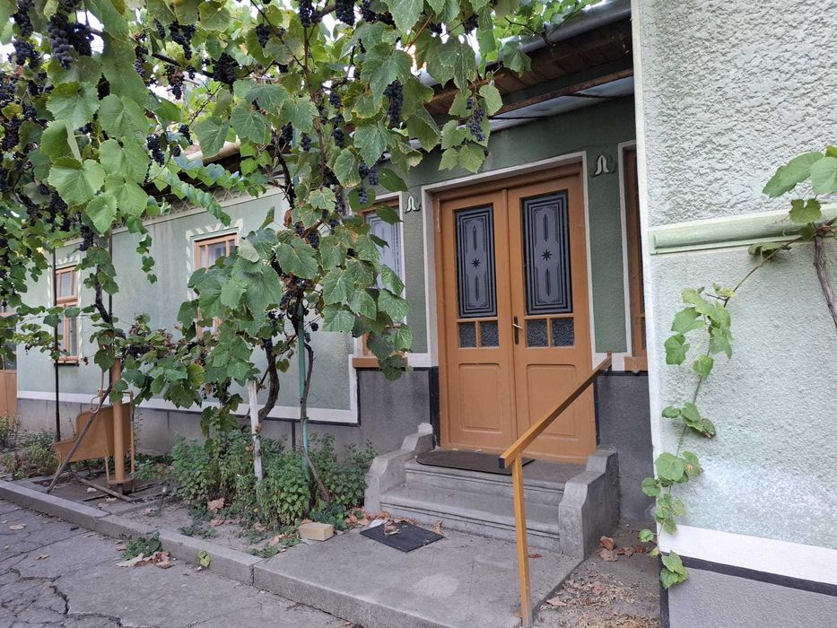 Casă 4 camere, 1073 mp teren, utilități – Nădlac