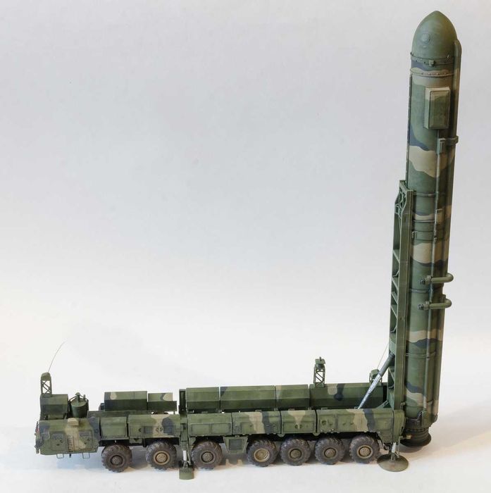 Сборная модель- ракетный комплекс стратегического назначения "Тополь"