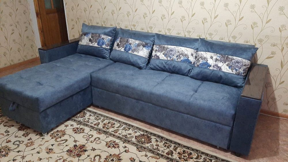 Продам диван размер 2.3х1.4