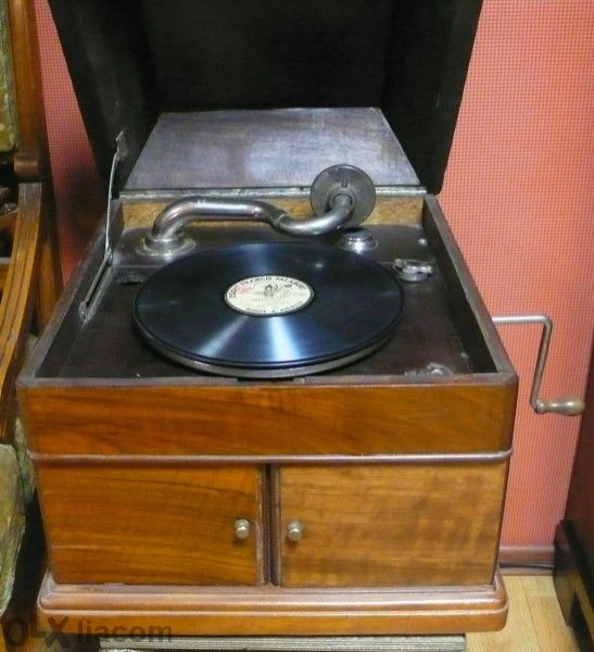 Замяна НАМАЛЕН! Работи! Старинен оригинален Швейцарски грамофон Работе
