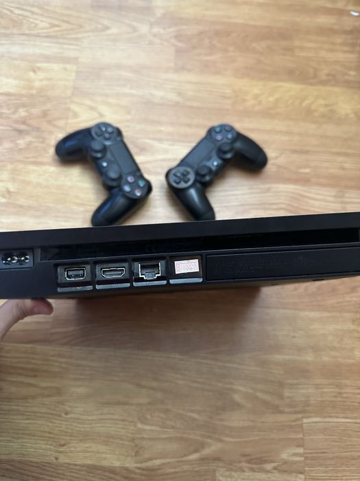 PlayStation 4 Slim 500Gb + 2 Ta pult+ Oxirgi chiqqan uyinlar