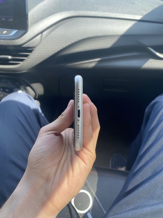 Iphone 11 lla 72% karobka dakumenti bor