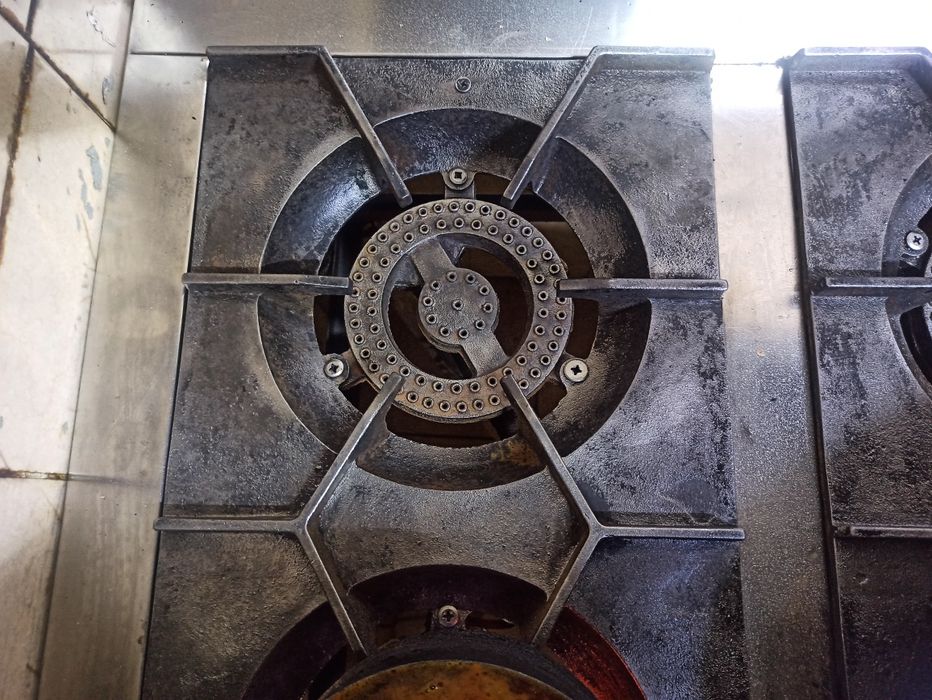 Газовик Ремонт газовых плит установка газ плит АГВ и Апог Вытяжка