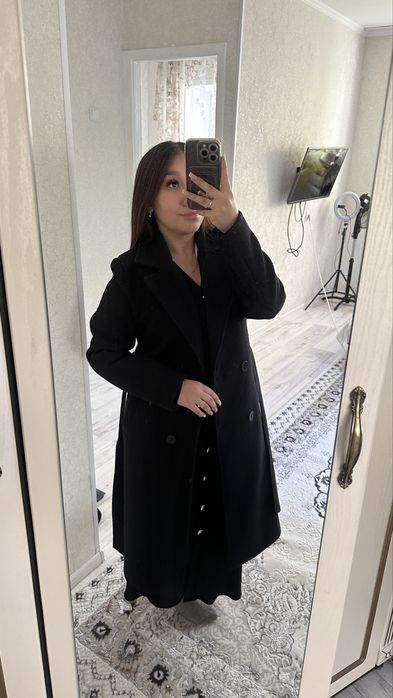 Продам черное пальто